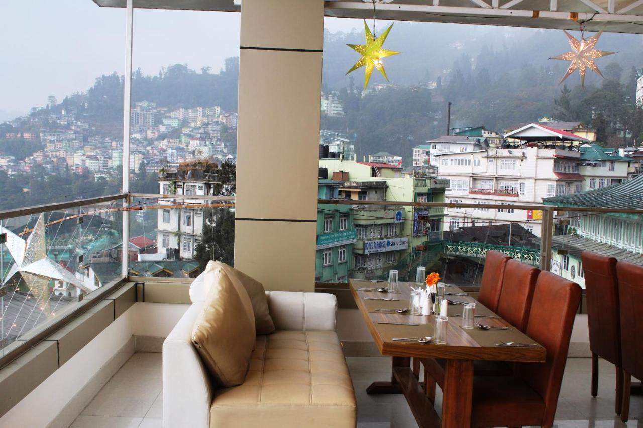 Mann Dechen And Palmo, Mg Marg, Gangtok Hotel Buitenkant foto